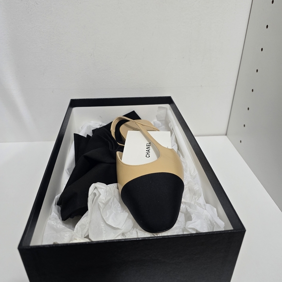 NEW Chanel Goatskin & Grosgrain Slingback Beige/Black, Size 38 - Picture 6 of 8